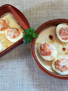 Una foto de Huevos rellenos con bechamel