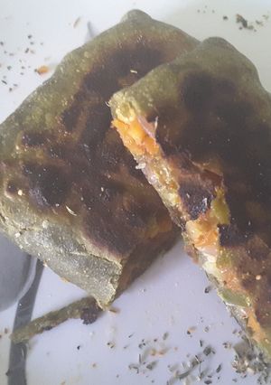 A picture of Spinach Pizza Parcel.