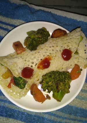 A picture of Sama veg wrap.