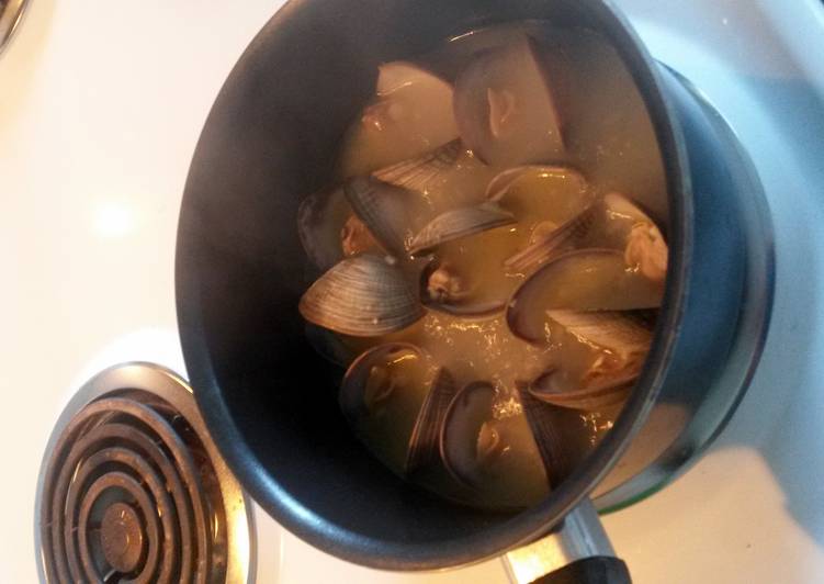 Boiled clams