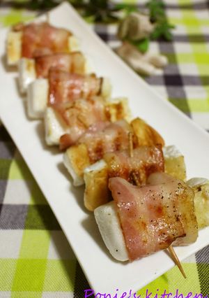 A picture of Delicious Hanpen Wrapped in Bacon.