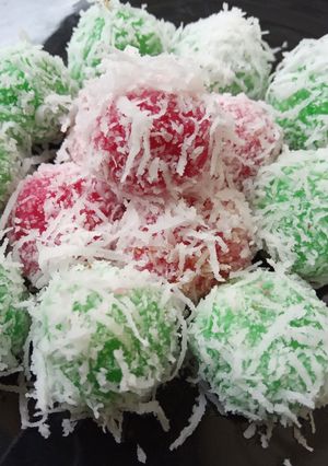 Foto resep Klepon simple strawberry & pandan