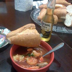 A picture of caldo de camaron.