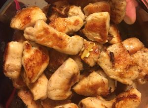 Hình của món Ức gà chiên.