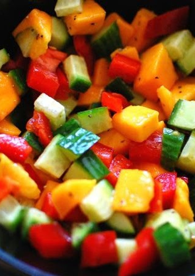 A picture of Mango salsa ( quicklydelicious.com).