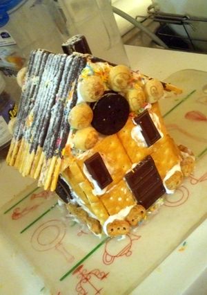 A picture of A Cookie House!!.