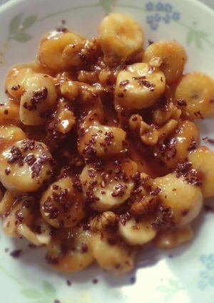 A picture of Banana walnut toffee.