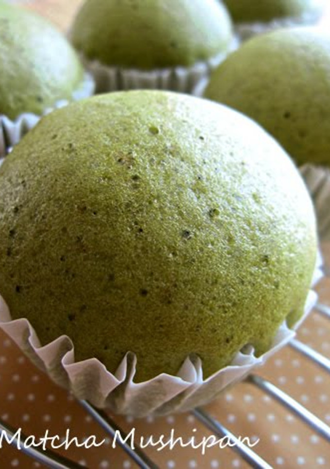 A picture of Matcha Steamed Bread with Pancake Mix.