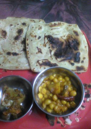 A picture of Multi layered paratha.