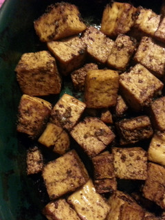 A picture of balsamic garlic tofu.