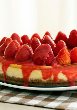 A picture of Strawberry cheesecake.