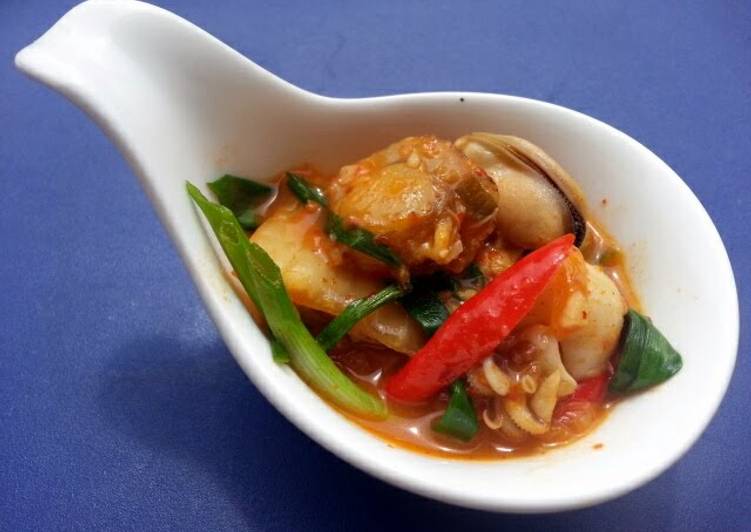 Recipe of Ultimate Seafood Kimchi Soup