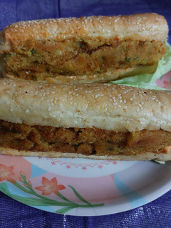 વેજ હોટ ડોગ (Veg Hot Dog Recipe In Gujarati) રેસીપી મુખ્ય ફોટો