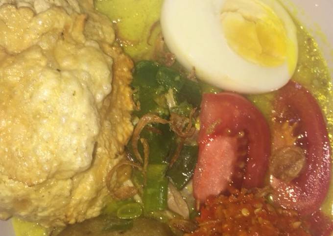 Soto ayam kuning