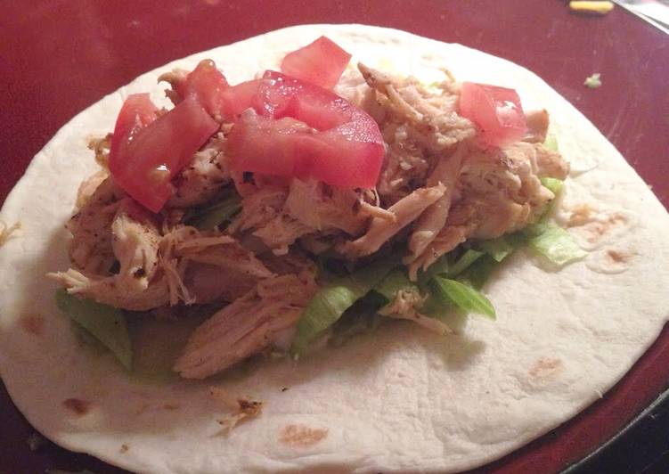 Easy Slow Cooked Pulled Chicken Tacos