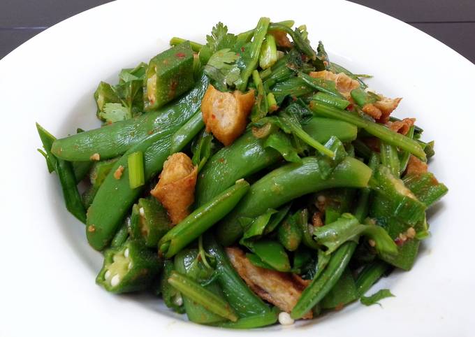 Spicy Spinach And Okra With Beancurd