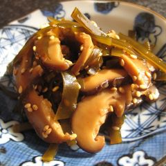 A picture of Tsukudani from Leftover Shiitake Mushroom and Kombu after Making Dashi Stock [Macrobiotic].