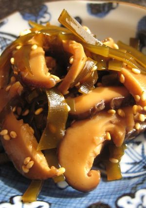 A picture of Tsukudani from Leftover Shiitake Mushroom and Kombu after Making Dashi Stock [Macrobiotic].