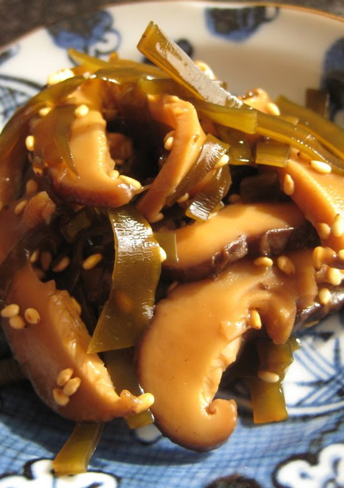 A picture of Tsukudani from Leftover Shiitake Mushroom and Kombu after Making Dashi Stock [Macrobiotic].