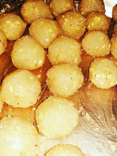 মুগ নারকেলের নাড়ু (moong narkel naru recipe in Bengali) রেসিপির প্রধান ছবি