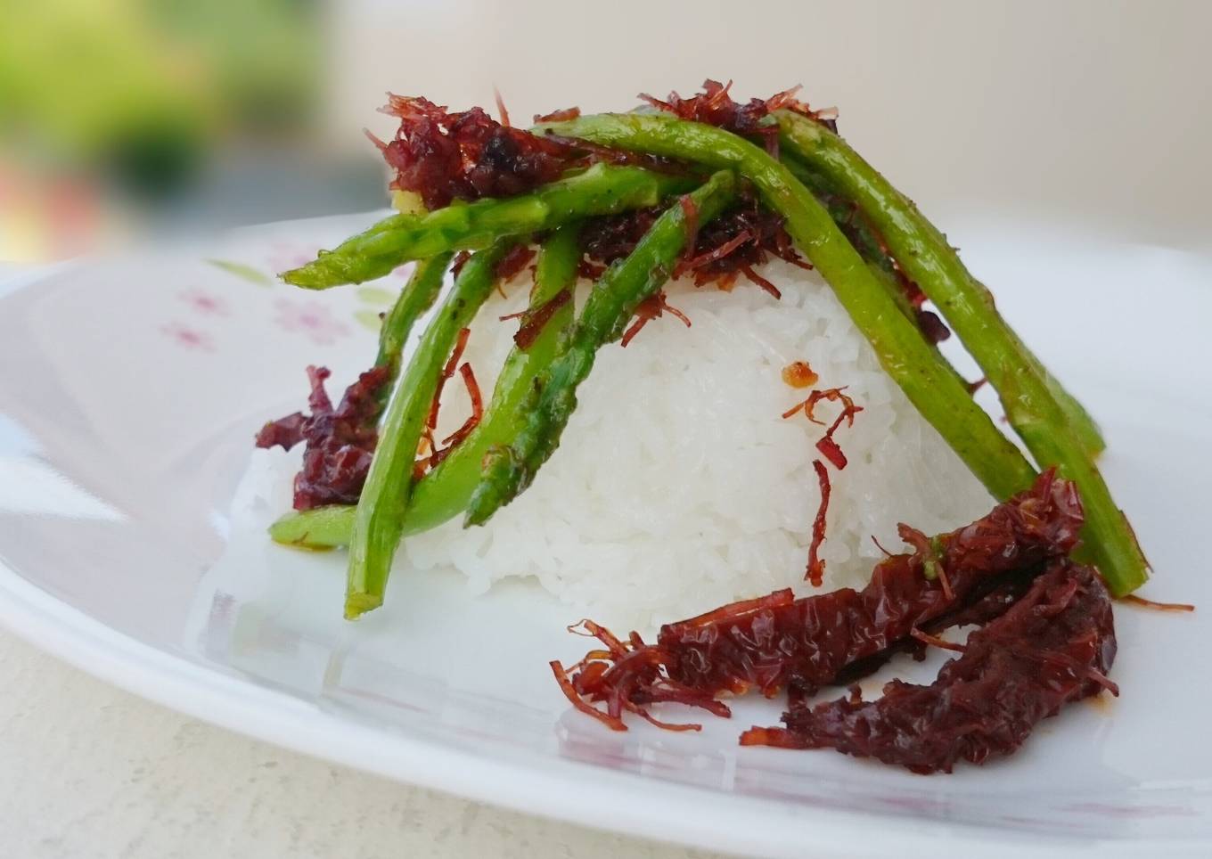 Asparagus With Sun Dried Tomato And Scallop XO Sauce