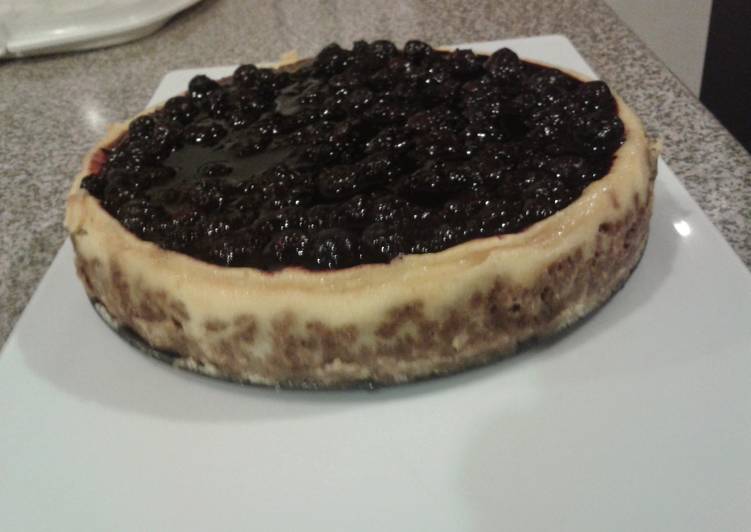 Recipe of Ultimate Vanilla Mascarpone Blueberry cheesecake