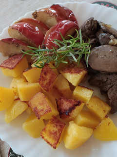 Almás csirkemáj sült burgonyával #gluténmentes recept fotója