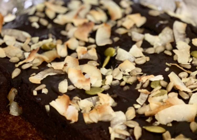 Fudgy Flourless Avocado Brownies 🥑 (lowcarb)