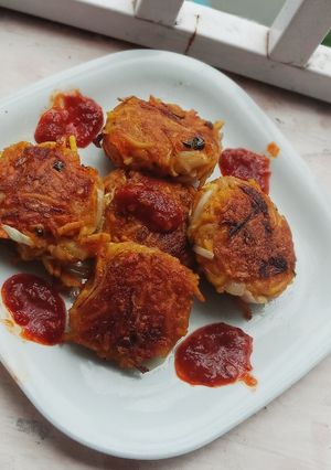 देशी नूडल्स कटलेट (desi noodle cutlet recipe in marathi) रेसिपी चे मुख्य फोटो