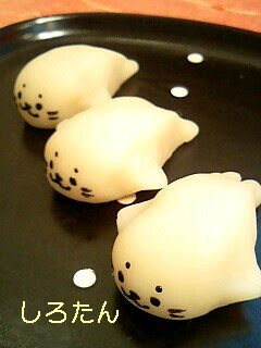 A picture of Wagashi Shaped Like Shirotan the Seal.