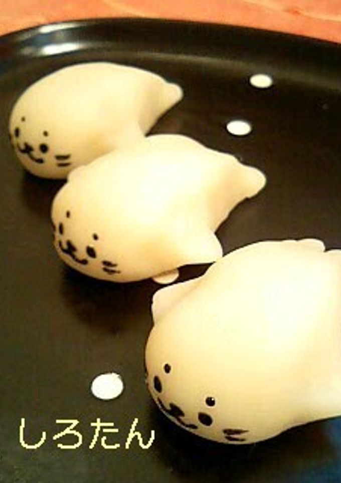 A picture of Wagashi Shaped Like Shirotan the Seal.