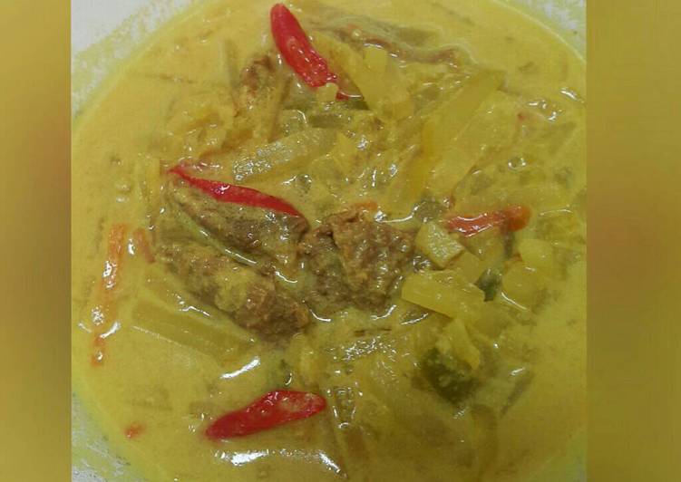 Bumbu Menyiapkan Kuah Lontong Sayur yang Lezat