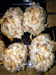 A picture of Coconut pecan macaroons =).