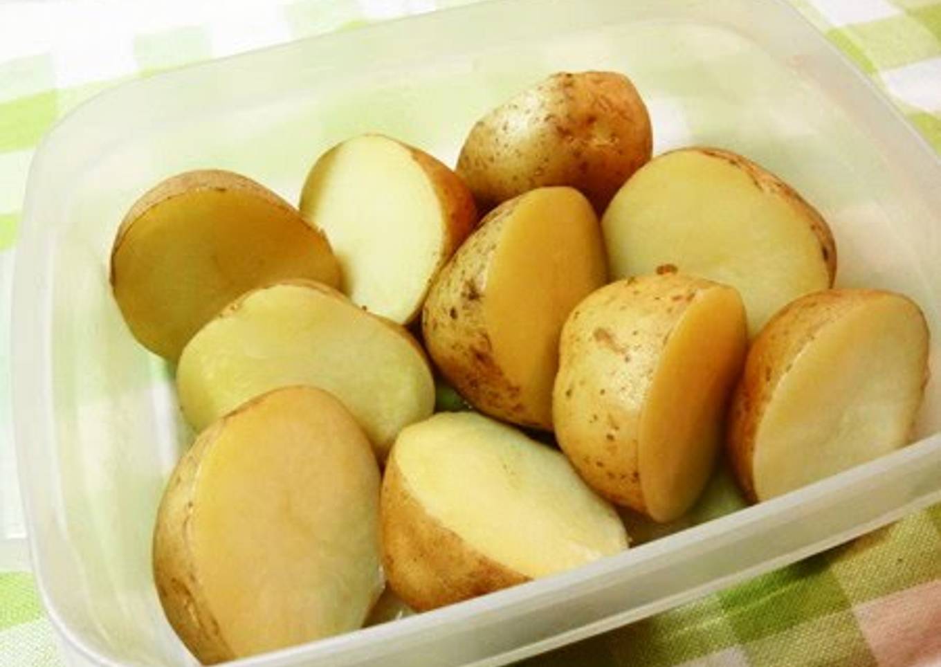 Microwaved Soft and Fluffy Potatoes