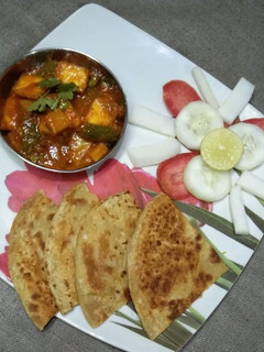 रेस्टोरेंट स्टाइल कढ़ाई पनीर(Restaurant Style Kadai Paneer recipe in Hindi) रेसिपी मुख्य फोटो