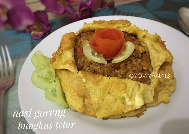 Resep Nasi goreng pedas bungkus telur Enak Banget