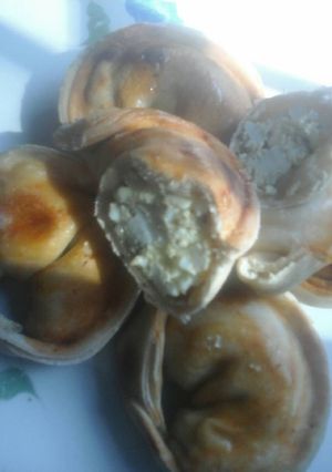 Una foto de Empanadas de huevo, cebolla y queso paraguay