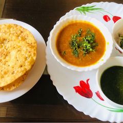 A picture of Daal-Pakwan.