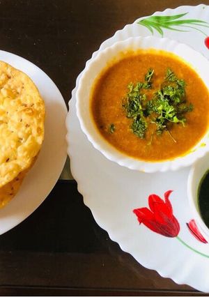 A picture of Daal-Pakwan.