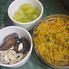 A picture of Wheat vermicelli upma.