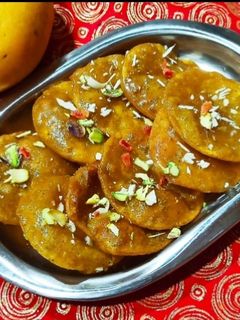 आंबा पूरी (amba puri recipe in marathi) रेसिपी चे मुख्य फोटो