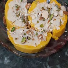 A picture of Mango kulfi with rabri.