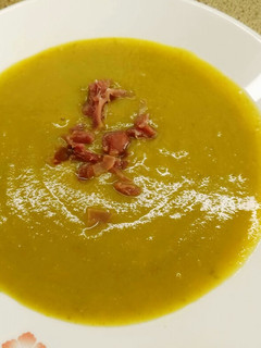 Una foto de Puré de verduras verdes