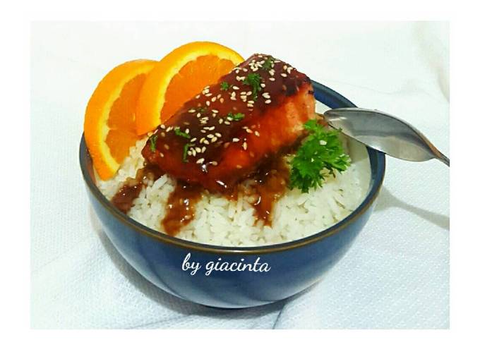 Langkah Mudah untuk Menyiapkan Salmon Teriyaki Jeruk (Salmon with Orange Teriyaki Glaze) yang Enak