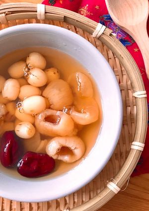 Hình của món 🌱 Chè Hạt Sen Nhãn Nhục Táo Đỏ.
