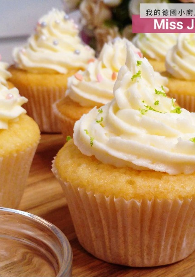 A picture of Lemon Cupcakes + Lemon Buttercream Frosting = The Perfect Cupcake.