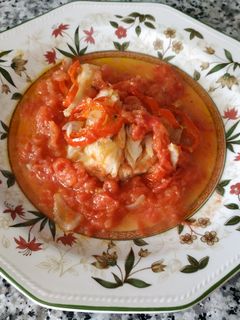 Una foto de Bacalao en salsa de tomate