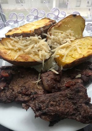O poză a rețetei Cartofi la cuptor cu carne de porc în vin.