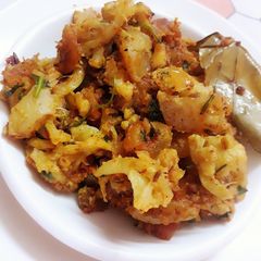A picture of Masala aloo gobhi.