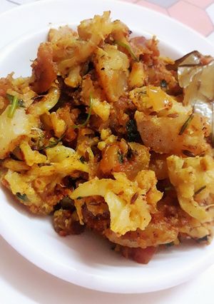 A picture of Masala aloo gobhi.